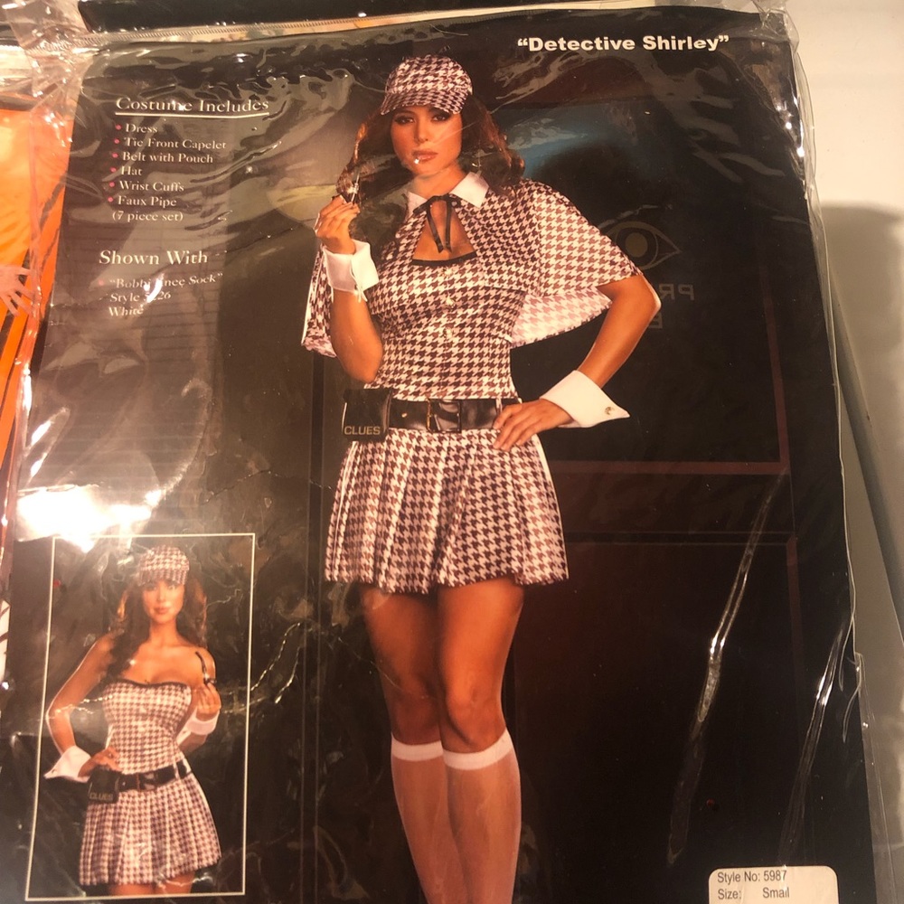 Women’s Detective Halloween Costume !